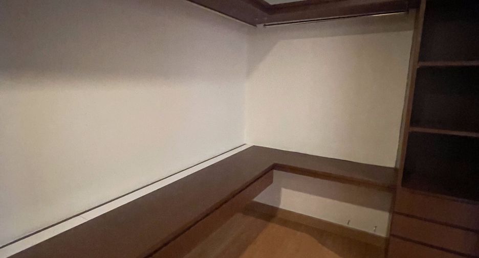 For sale and for rent 4 bedrooms condo in Khlong Toei, Bangkok