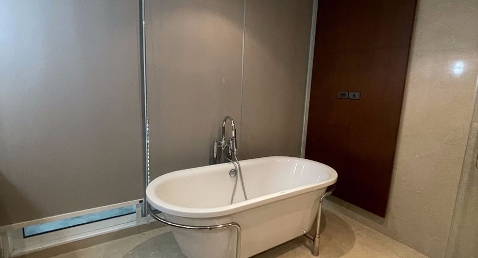 For sale and for rent 4 bedrooms condo in Khlong Toei, Bangkok