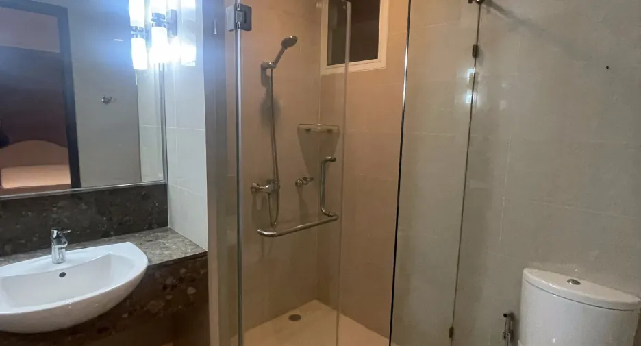 For sale and for rent 4 bedrooms condo in Khlong Toei, Bangkok