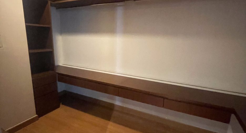 For sale and for rent 4 bedrooms condo in Khlong Toei, Bangkok
