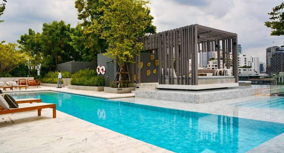 For sale 3 bedrooms condo in Watthana, Bangkok