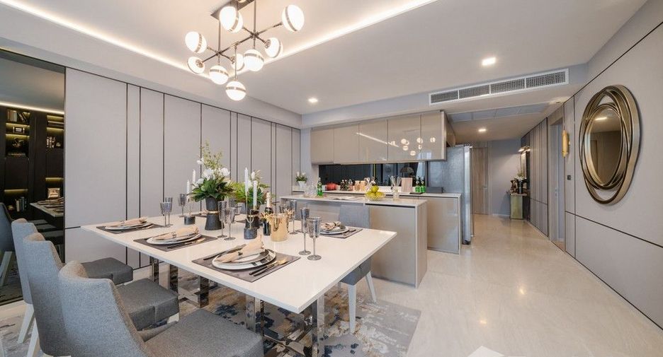 For sale 3 bedrooms condo in Watthana, Bangkok