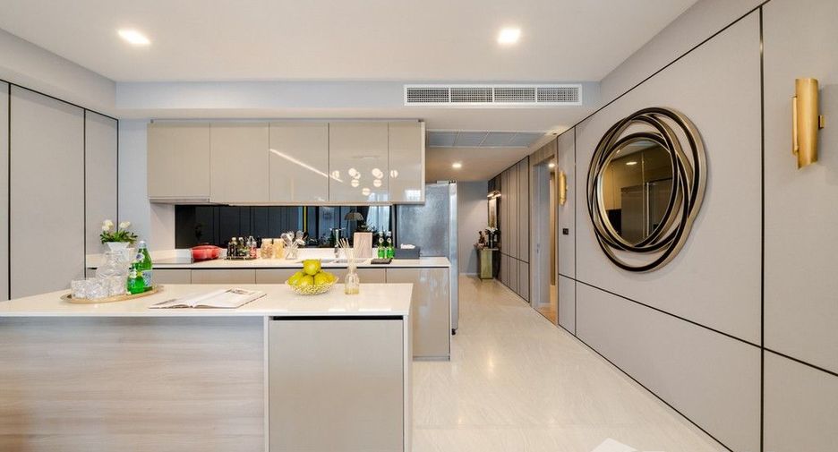 For sale 3 bedrooms condo in Watthana, Bangkok