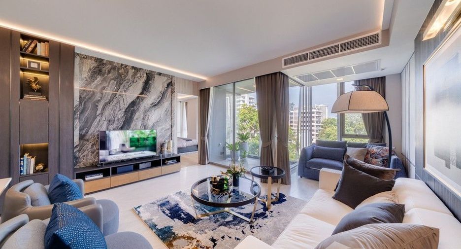 For sale 3 bedrooms condo in Watthana, Bangkok