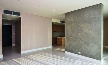 For sale 3 bedrooms condo in Khlong Toei, Bangkok