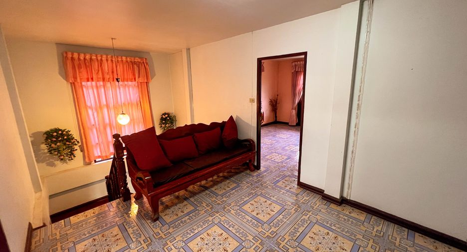 For sale 5 bedrooms house in Don Mueang, Bangkok