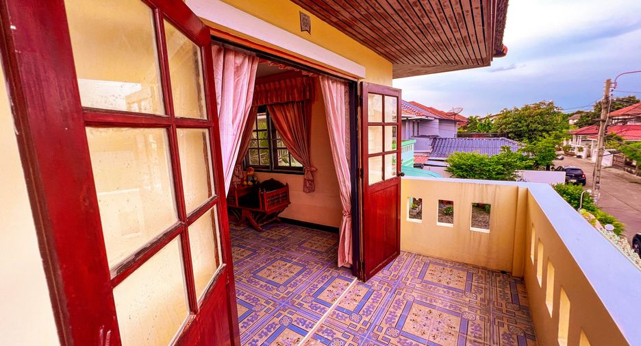 For sale 5 bedrooms house in Don Mueang, Bangkok