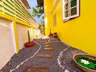 For sale 5 bedrooms house in Don Mueang, Bangkok