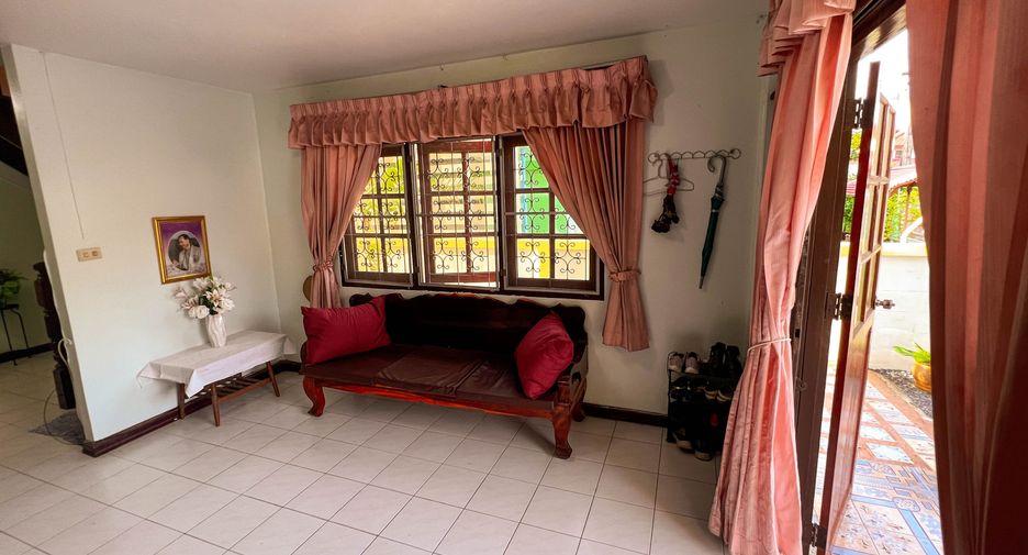 For sale 5 bedrooms house in Don Mueang, Bangkok