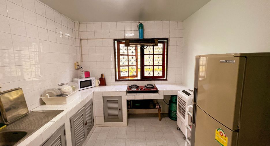 For sale 5 bedrooms house in Don Mueang, Bangkok