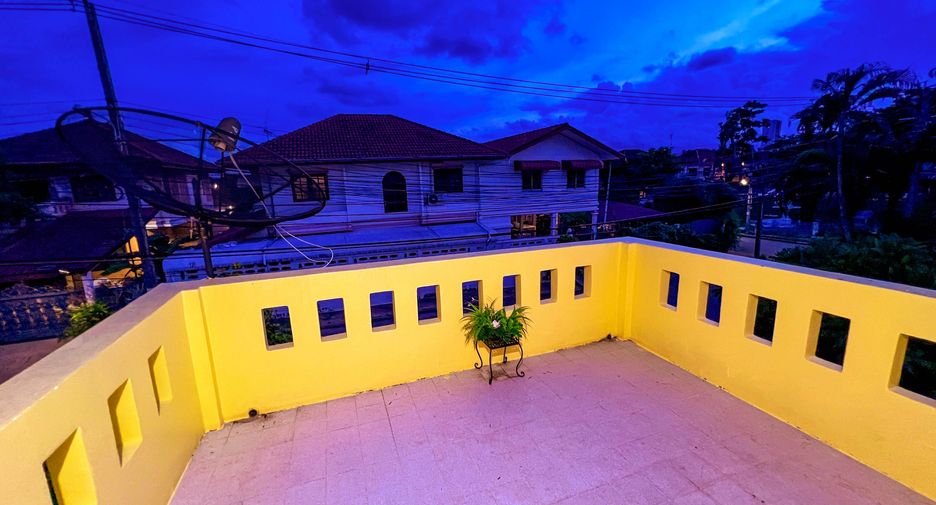 For sale 5 bedrooms house in Don Mueang, Bangkok