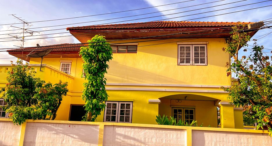 For sale 5 bedrooms house in Don Mueang, Bangkok