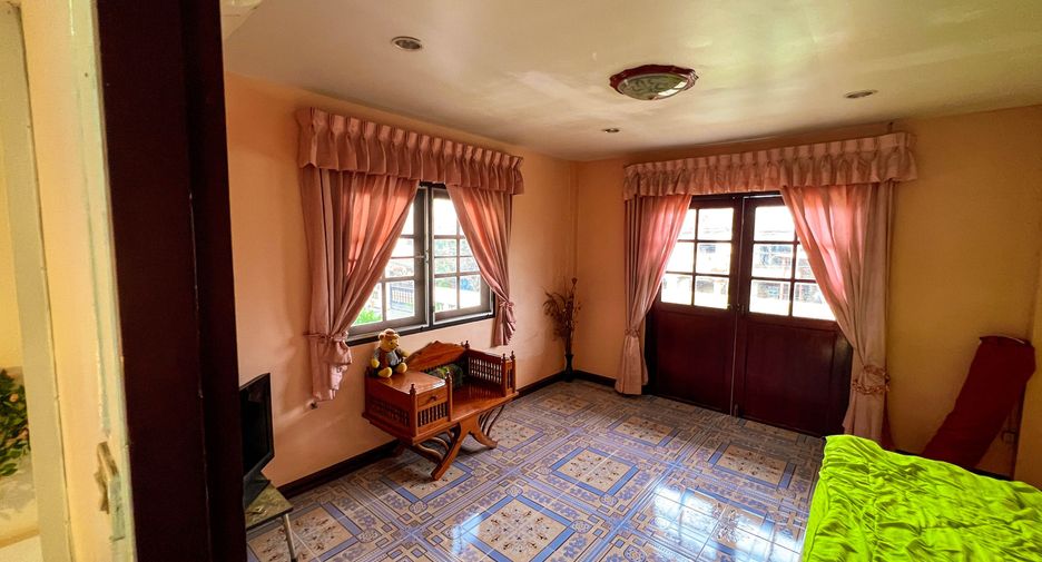 For sale 5 bedrooms house in Don Mueang, Bangkok
