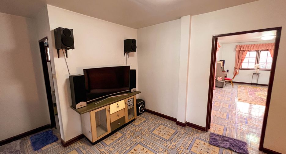 For sale 5 bedrooms house in Don Mueang, Bangkok