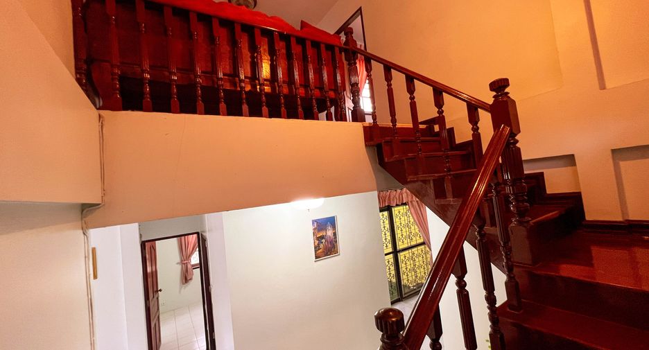 For sale 5 bedrooms house in Don Mueang, Bangkok