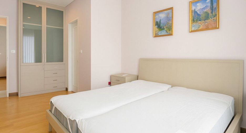 For rent 2 ベッドルーム condo in Watthana, Bangkok