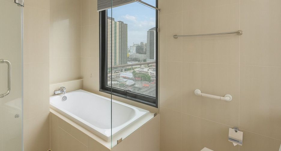 For rent 2 ベッドルーム condo in Watthana, Bangkok