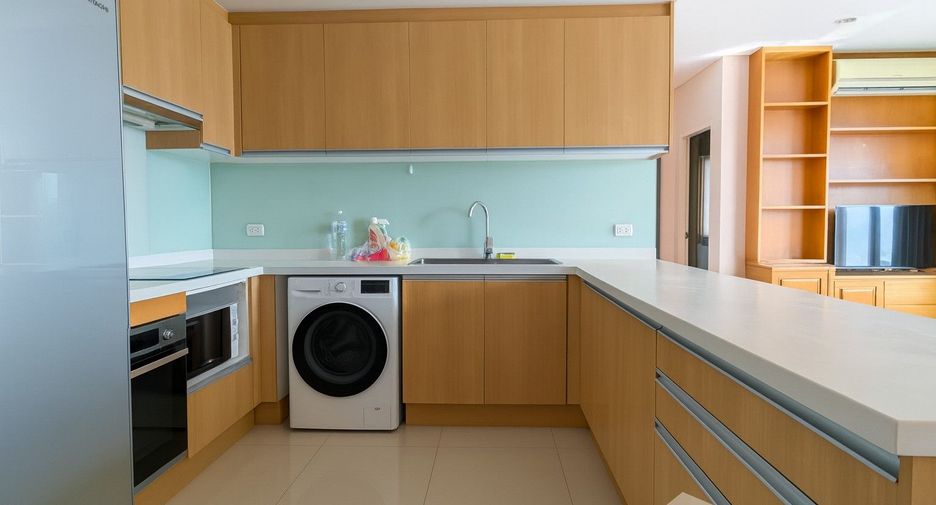For rent 2 ベッドルーム condo in Watthana, Bangkok