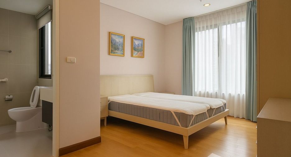 For rent 2 ベッドルーム condo in Watthana, Bangkok