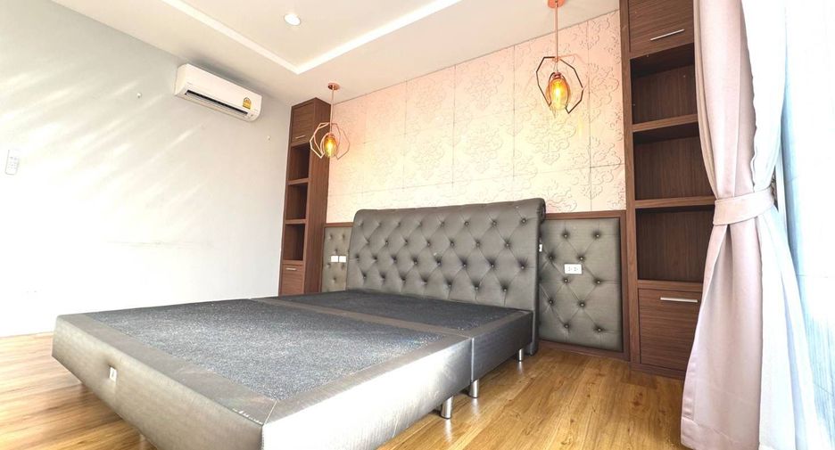 For sale 3 bedrooms house in Lat Krabang, Bangkok