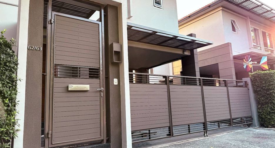 For sale 3 bedrooms house in Lat Krabang, Bangkok