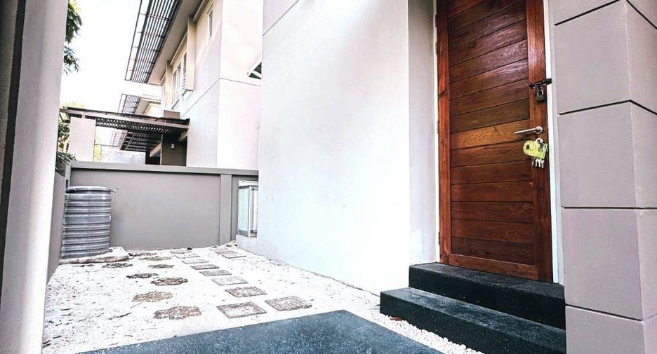 For sale 3 bedrooms house in Lat Krabang, Bangkok