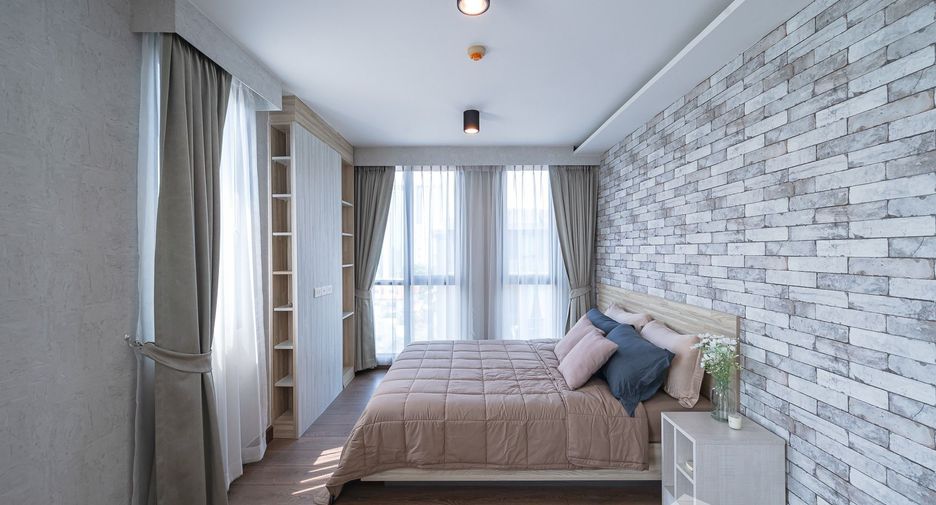 For sale 3 bedrooms condo in Phra Khanong, Bangkok
