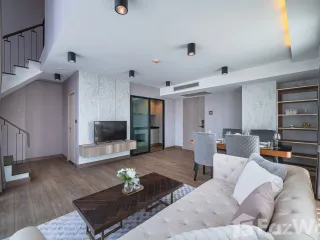 Продажа 3 спальни кондо в Пхра Кханонг, Бангкок