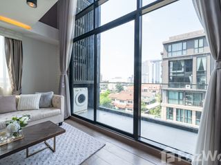 Продажа 3 спальни кондо в Пхра Кханонг, Бангкок