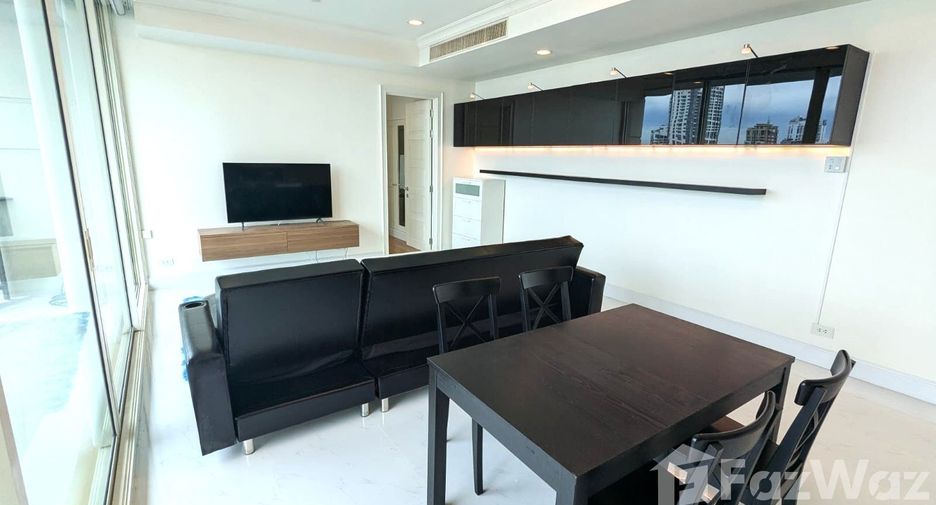 For rent 2 bedrooms condo in Watthana, Bangkok