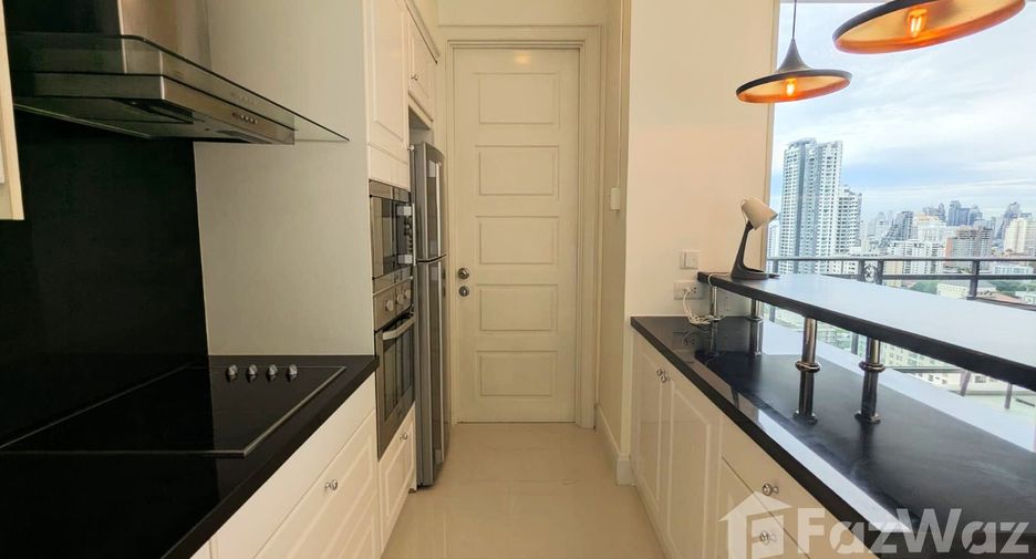 For rent 2 bedrooms condo in Watthana, Bangkok