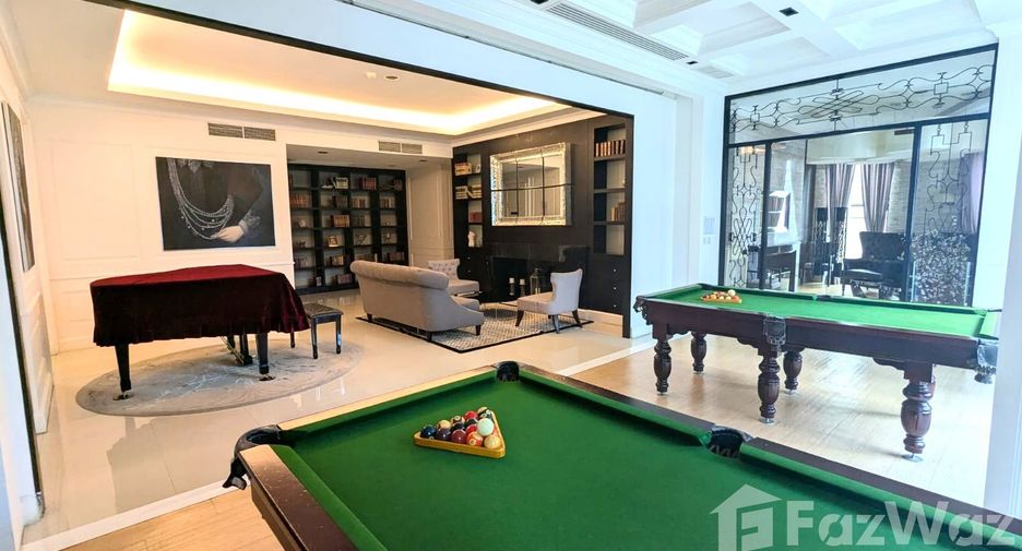 For rent 2 bedrooms condo in Watthana, Bangkok