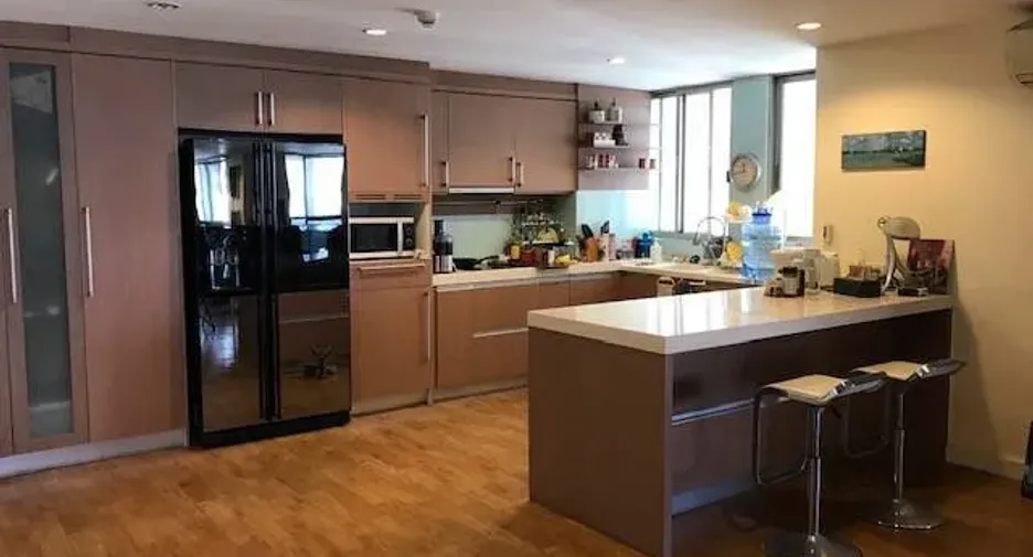 For sale 4 bedrooms condo in Watthana, Bangkok