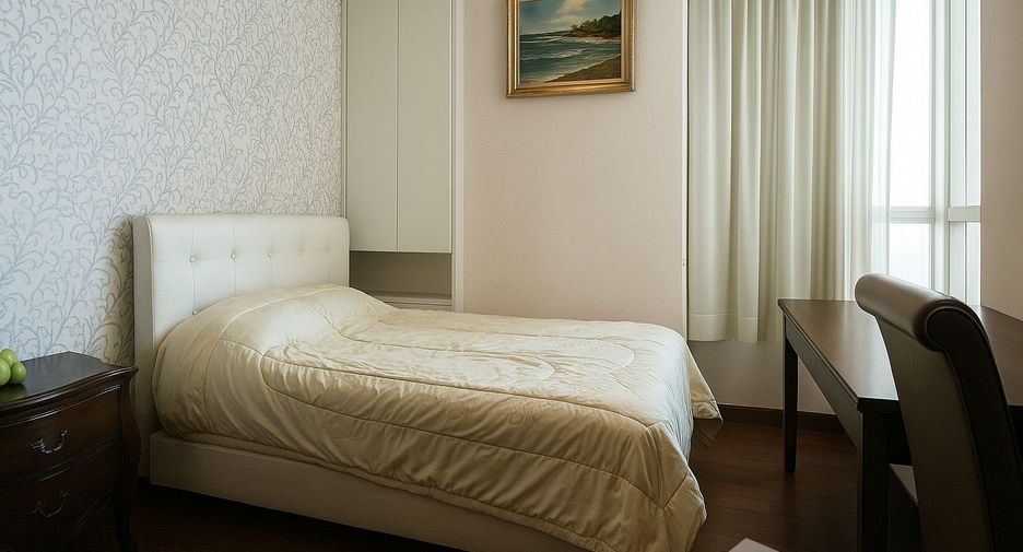 For rent 2 bedrooms condo in Pathum Wan, Bangkok