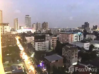 Condo en venta de 2 habitaciones en Phra Khanong, Bangkok