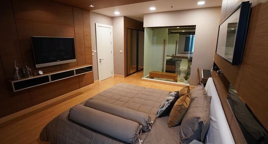 For sale 2 bedrooms condo in Khlong Toei, Bangkok