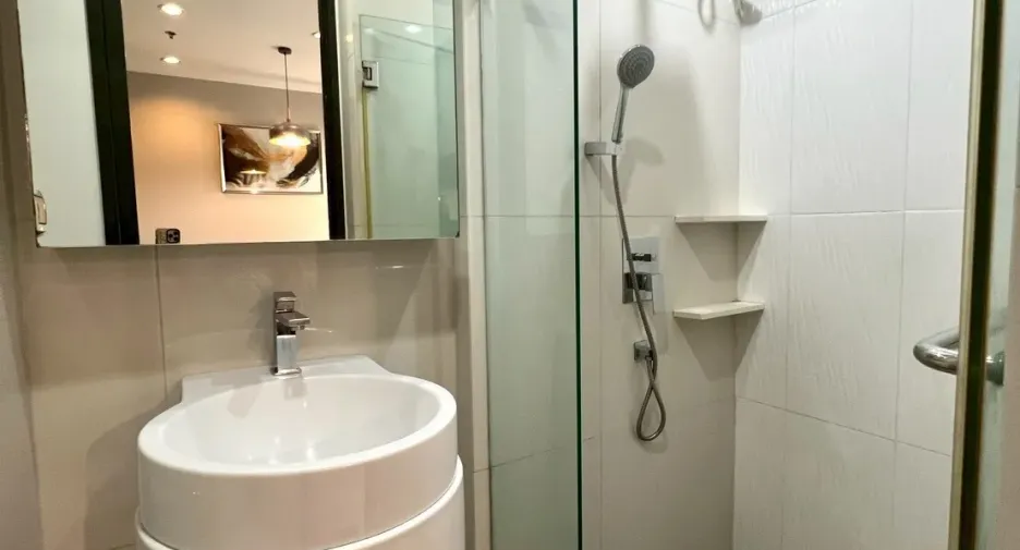 For rent studio condo in Huai Khwang, Bangkok