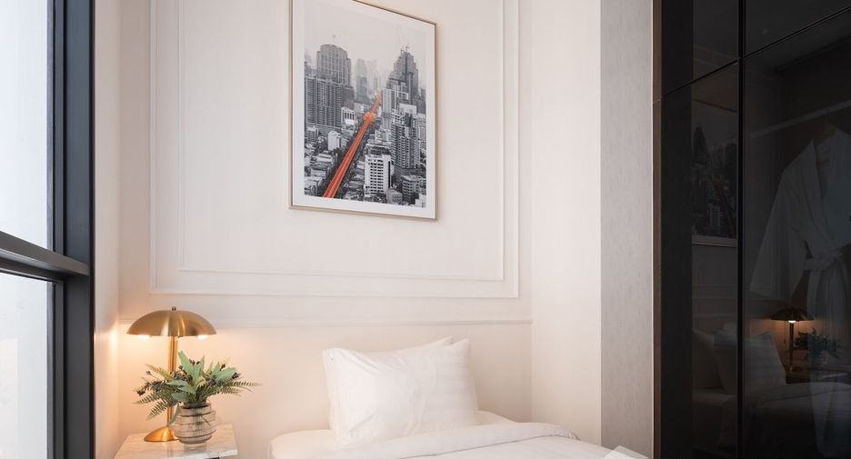 For rent 2 bedrooms condo in Watthana, Bangkok