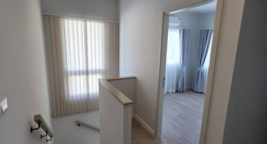 Haus zur Miete mit 4 Zimmer in Mueang Phuket, Phuket