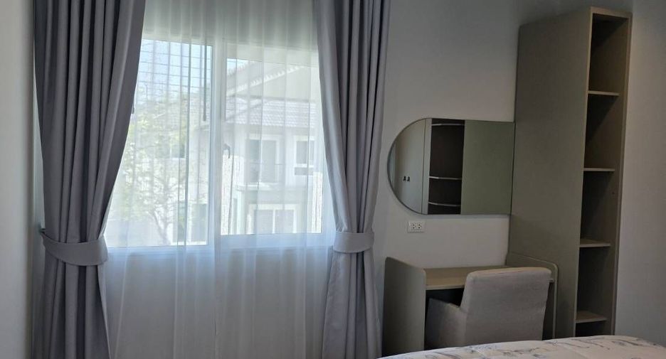 Haus zur Miete mit 4 Zimmer in Mueang Phuket, Phuket