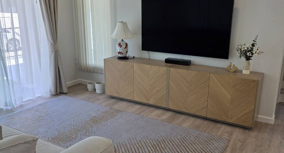Haus zur Miete mit 4 Zimmer in Mueang Phuket, Phuket