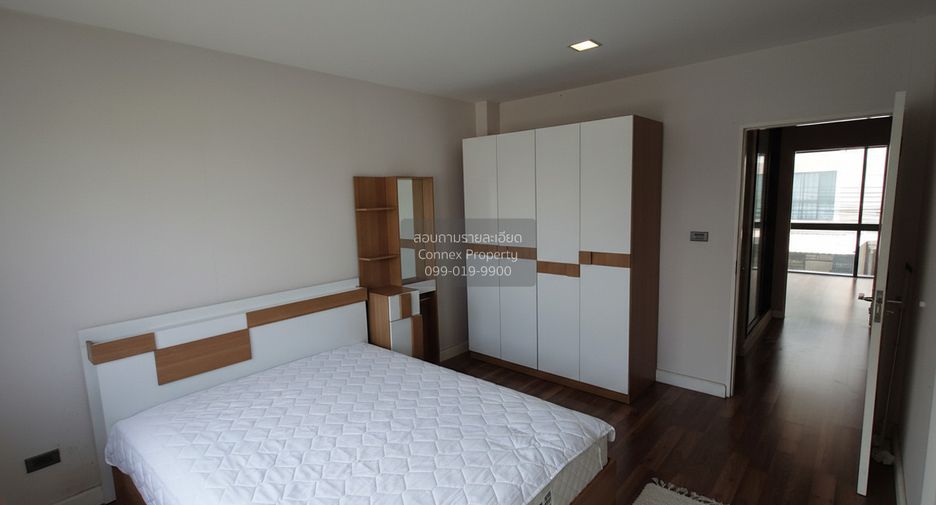 Casa adosada en venta de 3 habitaciones en Khan Na Yao, Bangkok