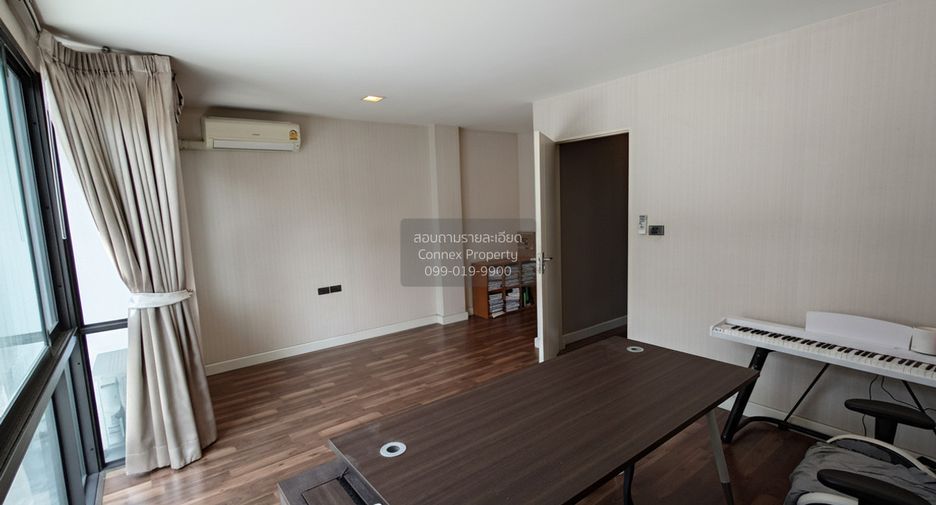 Casa adosada en venta de 3 habitaciones en Khan Na Yao, Bangkok