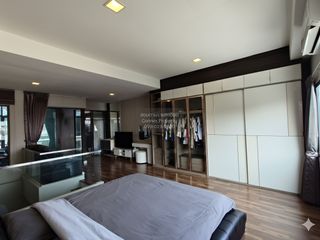 Casa adosada en venta de 3 habitaciones en Khan Na Yao, Bangkok