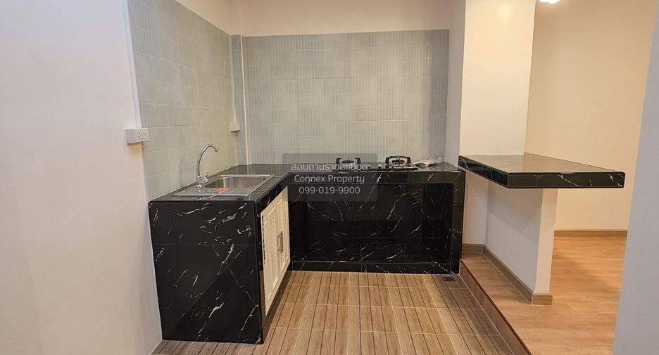 For sale 2 bedrooms townhouse in Don Mueang, Bangkok