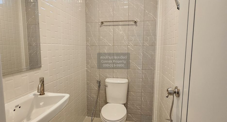 For sale 2 bedrooms townhouse in Don Mueang, Bangkok