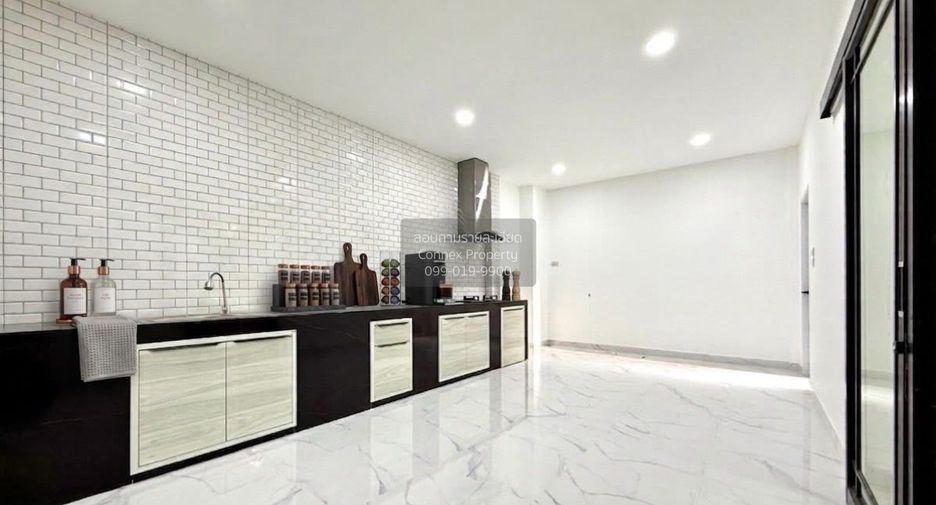 Haus zum Kauf mit 4 Zimmer in Bang Khae, Bangkok