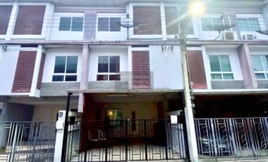 For sale 3 bedrooms townhouse in Mueang Nonthaburi, Nonthaburi