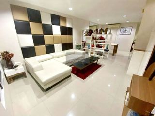 For sale 3 bedrooms townhouse in Mueang Nonthaburi, Nonthaburi