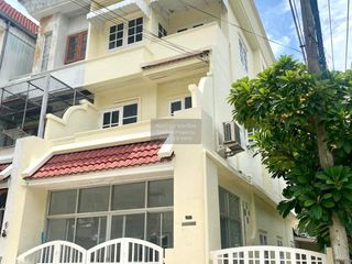 出售 4 卧室 联排别墅 在 Lat Phrao, 曼谷